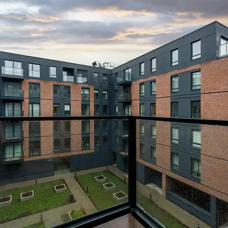 Chwaliszewo Elegant With Balcony In By Renters Apartmán